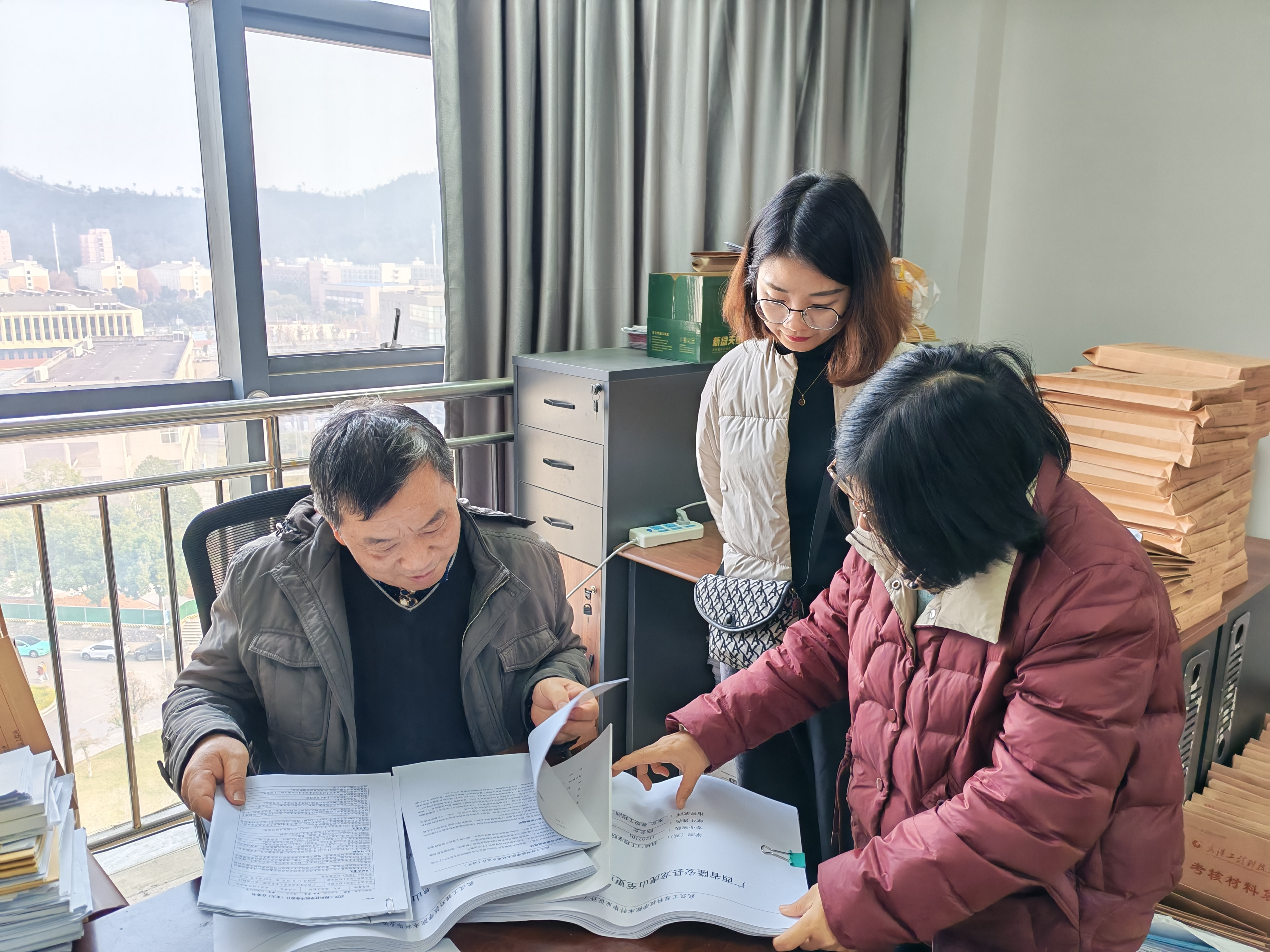 深化质量监控 筑牢育人根基 ——6776永利集团土木与造价系开展教学归档资料检查 与毕业设计选题互查专项工作